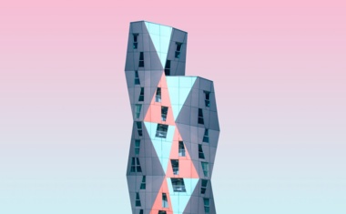 Moderne Architektur mit Farbverlauf im Himmel