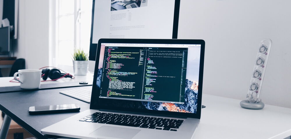 Laptop mit Ansicht für Programmierer